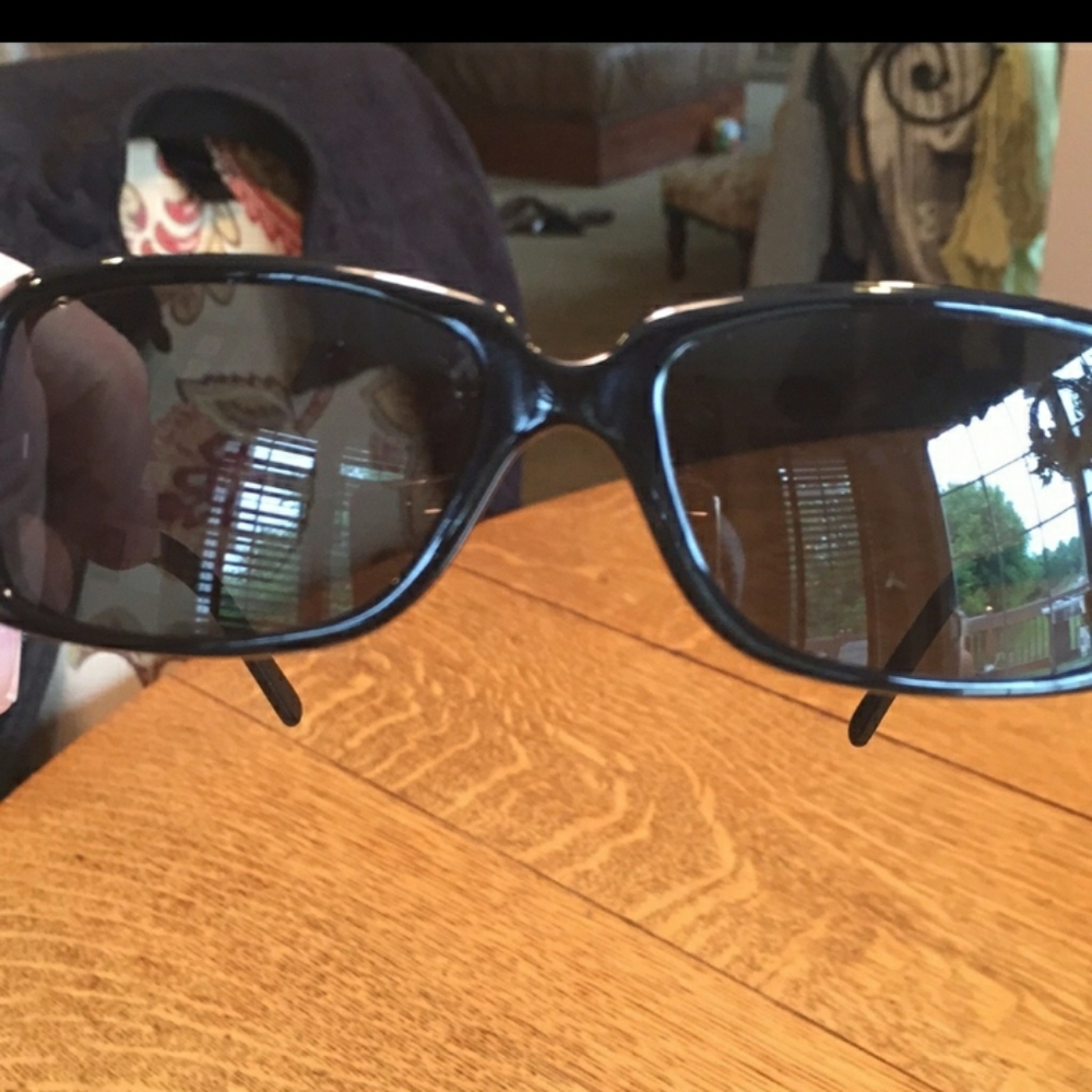 Dolce & Gabbana  sunglasses, black perfect fit, understated elegance, New